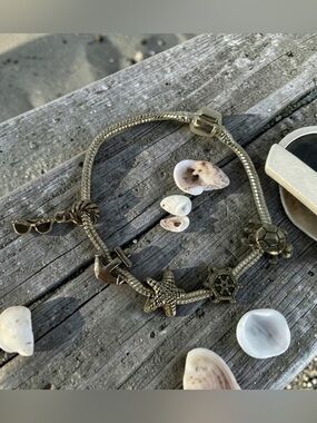 Beach Charm Bracelet Starfish Turtle Anchor Sunglasses Nautical 7.5” NEW